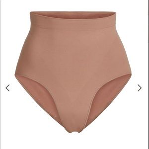 Lot of 2 sculpting briefs